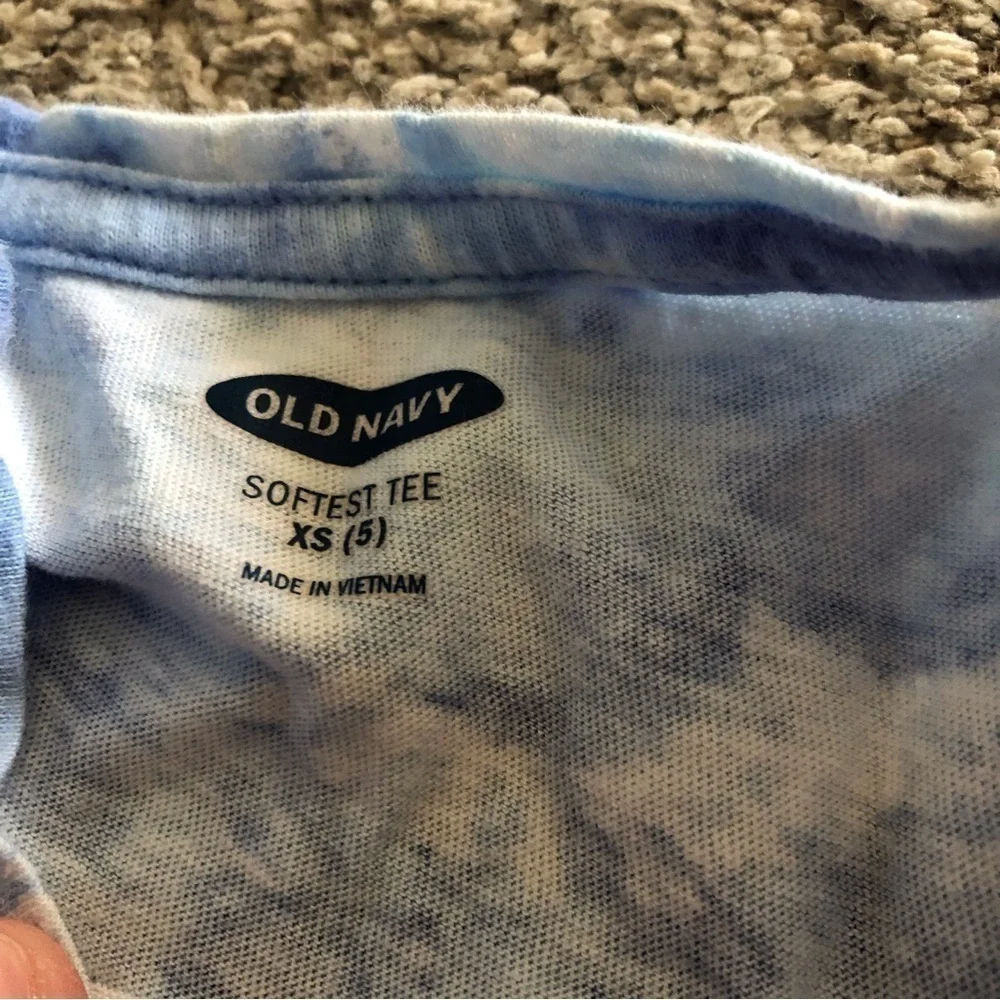 Old Navy blue heart tie dye softest short sleeve tee in size XS